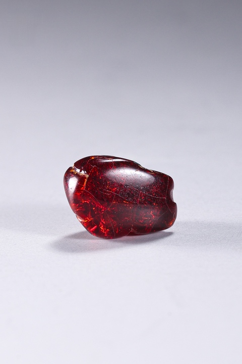 古玩玉器琥珀小瑞獸真品鑒賞圖