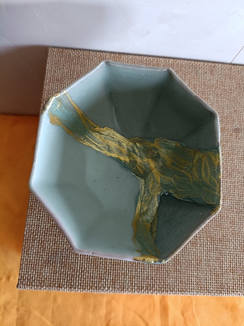 古玩陶瓷罕見精品南宋龍泉青瓷八方杯拍賣,當(dāng)前價(jià)格998元