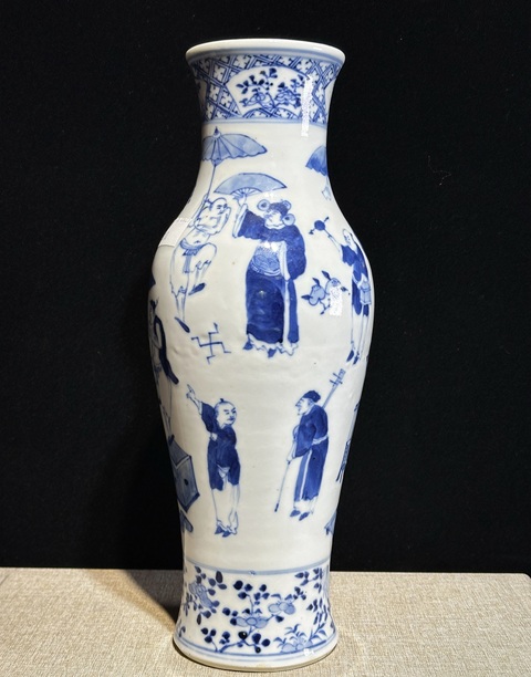 古玩陶瓷青花市井人物撇口瓶真品鑒賞圖