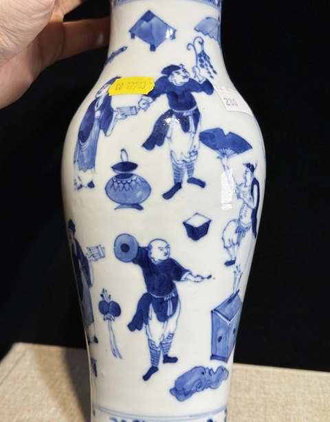 古玩陶瓷青花市井人物撇口瓶真品鑒賞圖