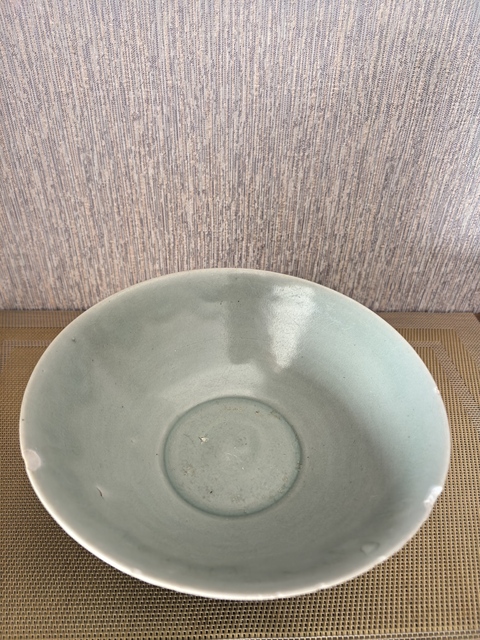 古玩陶瓷龍泉青瓷刻仰蓮紋碗拍賣,當(dāng)前價格3888元