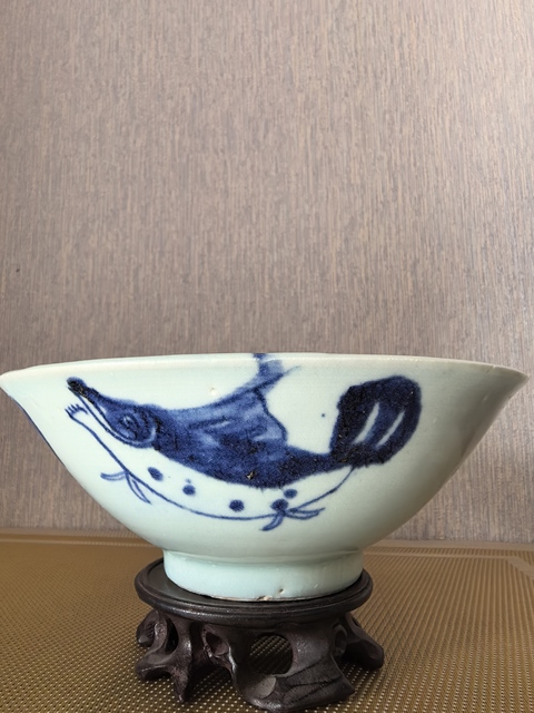 古玩陶瓷魚紋青花碗真品鑒賞圖