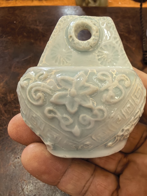古玩陶瓷青白釉模印壁掛真品鑒賞圖