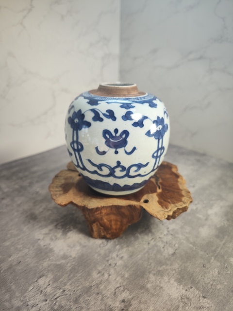 古玩陶瓷花卉紋青花罐拍賣,當(dāng)前價(jià)格2260元