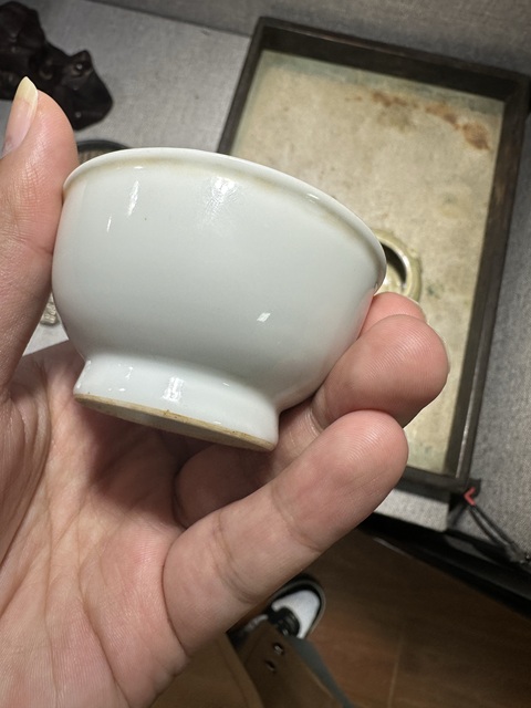 古玩陶瓷白釉唇口杯真品鑒賞圖
