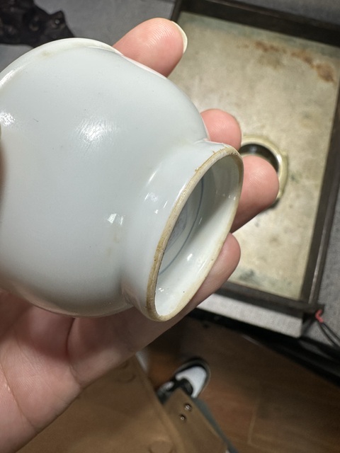 古玩陶瓷白釉唇口杯真品鑒賞圖