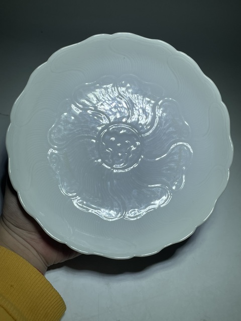 古玩陶瓷青釉花卉紋盤真品鑒賞圖