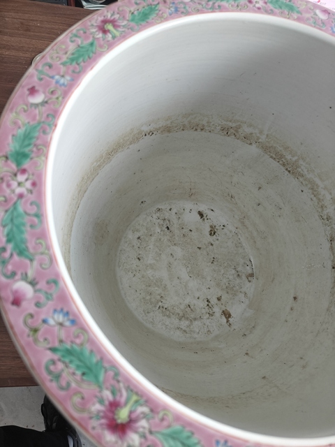 古玩陶瓷花卉紋粉彩缸真品鑒賞圖