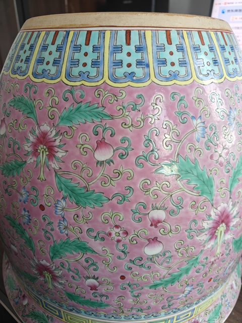 古玩陶瓷花卉紋粉彩缸真品鑒賞圖