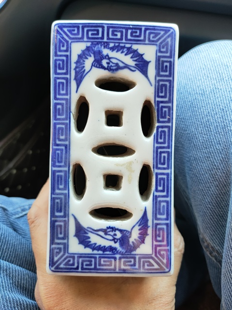 古玩陶瓷獅紋書擋真品鑒賞圖