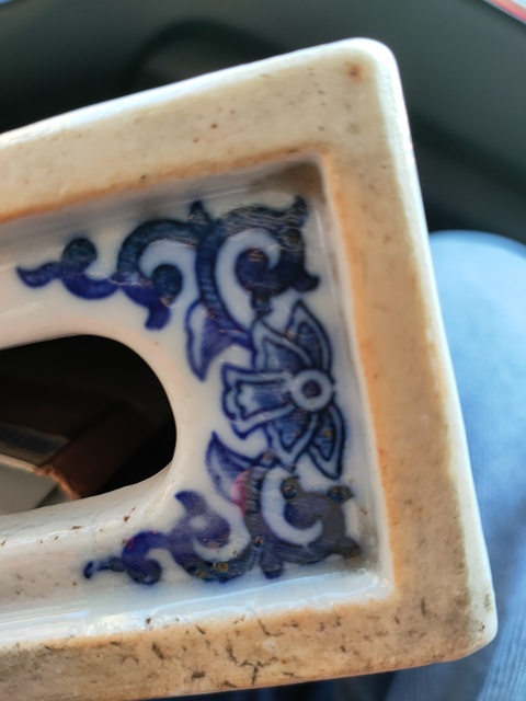 古玩陶瓷獅紋書擋真品鑒賞圖