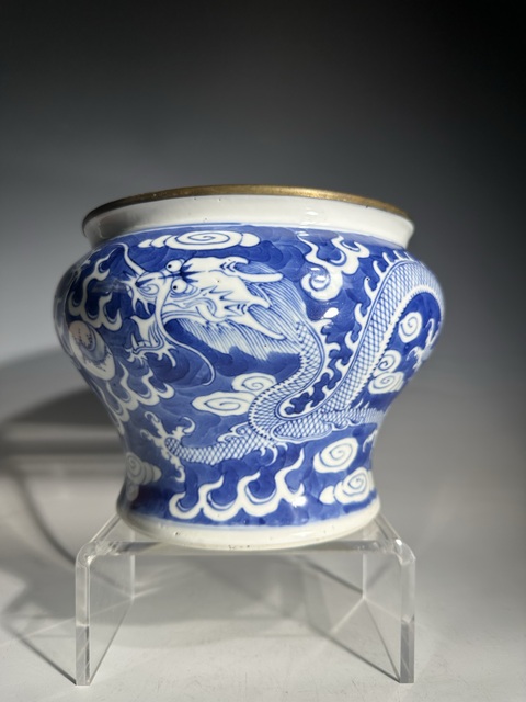 古玩陶瓷青花留白雙龍趕珠紋馬蹄缸拍賣,當(dāng)前價格6888元