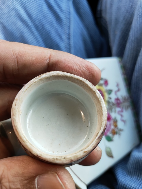 古玩陶瓷廣彩花卉紋茶葉罐真品鑒賞圖