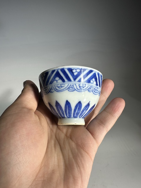 古玩陶瓷青花仰蓮紋雞心杯拍賣,當前價格3688元