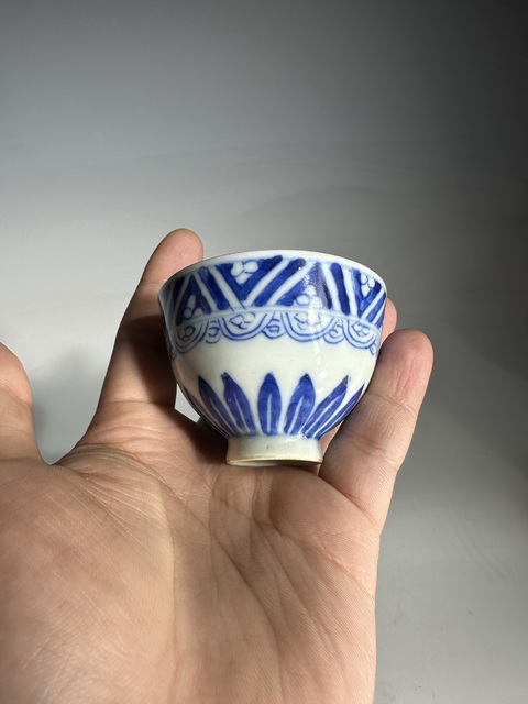 古玩陶瓷青花仰蓮紋雞心杯拍賣,當前價格3688元