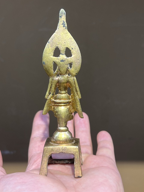 古玩銅器唐·鎏金自在觀音真品鑒賞圖