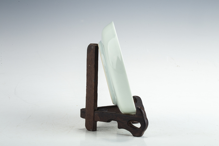 古玩陶瓷清晚·寶源發記 青花龍紋小盤
真品鑒賞圖