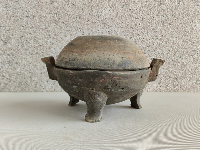 古玩陶瓷彩繪雙耳三足鼎拍賣，當前價格580元