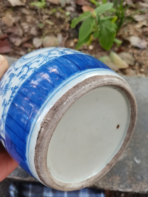 古玩陶瓷青花淡描花卉紋罐，復窯接脖真品鑒賞圖