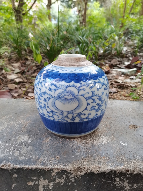 古玩陶瓷青花淡描花卉紋罐，復窯接脖真品鑒賞圖