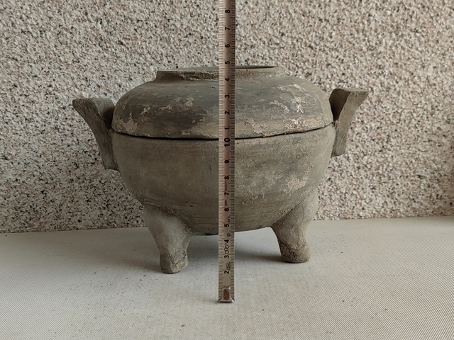 古玩陶瓷灰陶雙耳三足鼎拍賣,當(dāng)前價(jià)格580元