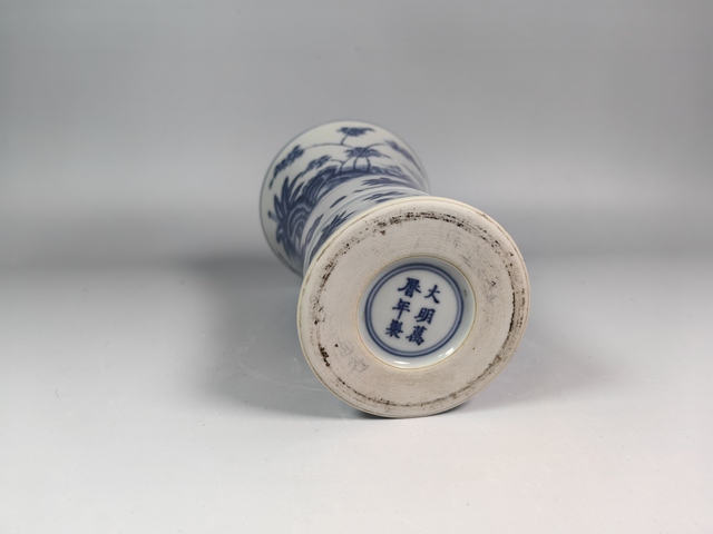 古玩陶瓷清末民初洞石芭蕉花卉紋青花花觚真品鑒賞圖