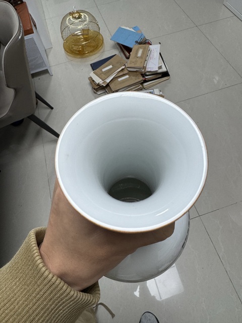 古玩陶瓷礬紅墨彩描金嬰戲圖賞瓶真品鑒賞圖