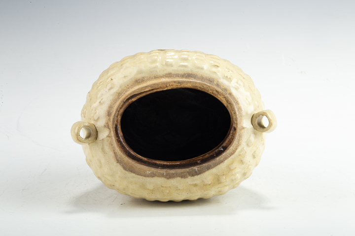 古玩陶瓷民國·石灣窯魚簍型四系蓋罐
真品鑒賞圖
