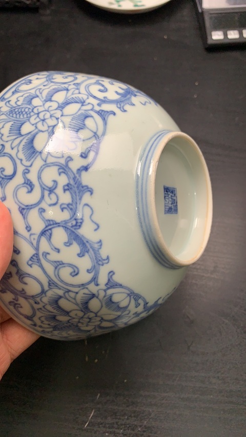 古玩陶瓷花卉紋青花碗真品鑒賞圖