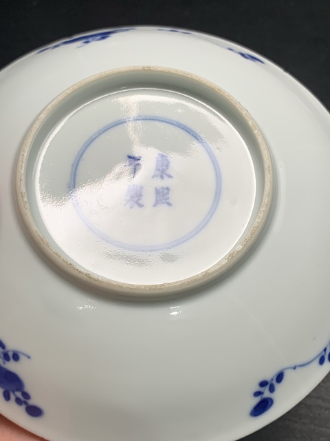古玩陶瓷刀馬人青花盤真品鑒賞圖