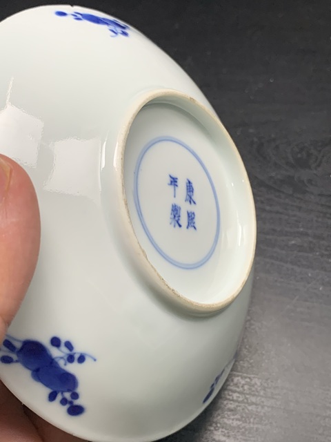 古玩陶瓷刀馬人青花盤真品鑒賞圖