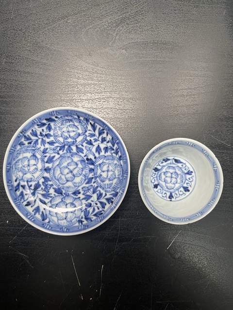 古玩陶瓷青花杯盤真品鑒賞圖