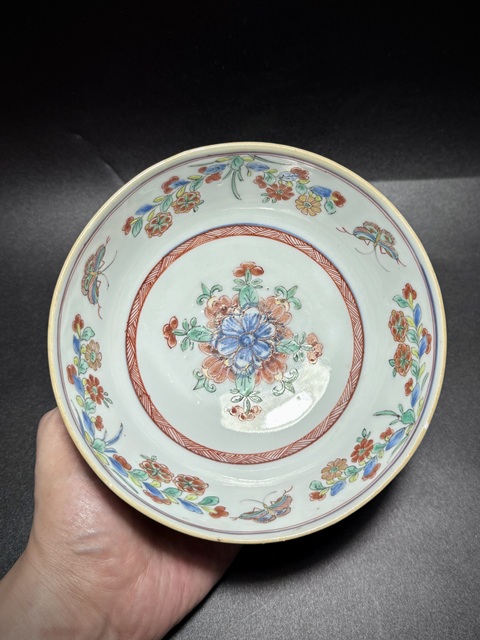 古玩陶瓷清康熙·青花五彩暗刻開(kāi)窗山水人物紋碗拍賣，當(dāng)前價(jià)格1850元