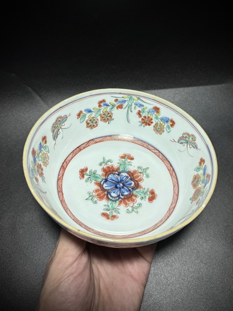 古玩陶瓷清康熙·青花五彩暗刻開(kāi)窗山水人物紋碗拍賣，當(dāng)前價(jià)格1850元