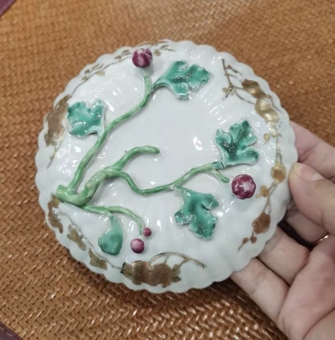 古玩陶瓷粉彩描金花卉紋盤真品鑒賞圖