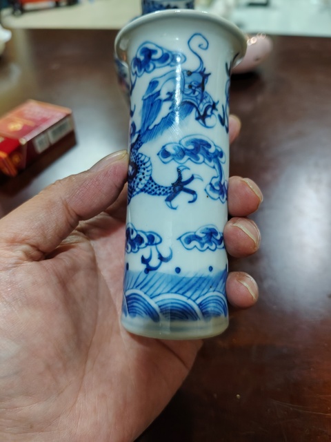古玩陶瓷青花龍紋箭筒真品鑒賞圖