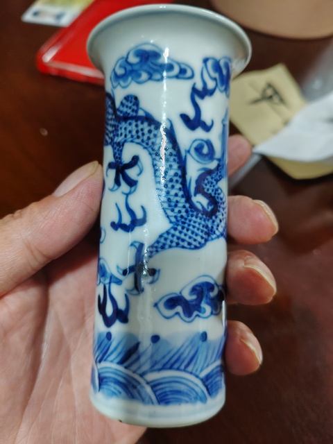 古玩陶瓷青花龍紋箭筒真品鑒賞圖
