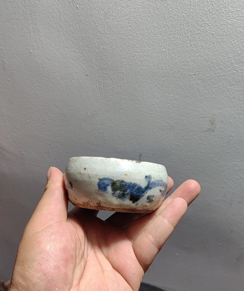 古玩陶瓷明代.青花花卉紋水浮司南(古代指南針)拍賣,當(dāng)前價格550元