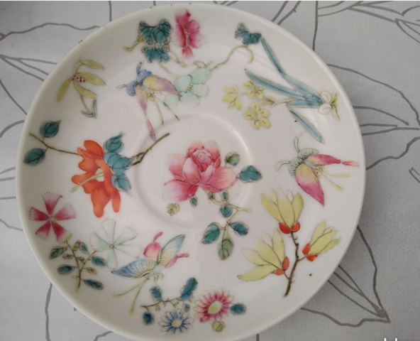 古玩陶瓷清晚期 粉彩四季花卉紋盤真品鑒賞圖
