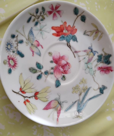 古玩陶瓷清晚期 粉彩四季花卉紋盤真品鑒賞圖