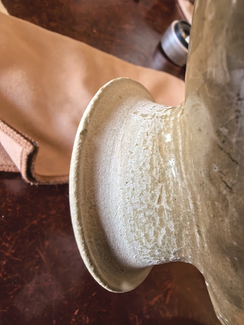 古玩陶瓷唐長沙窯青釉褐綠彩壓花蓮花紋海棠杯真品鑒賞圖