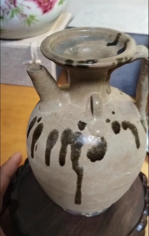 古玩陶瓷唐五代-越窯青釉褐彩執(zhí)壺拍賣，當(dāng)前價格15800元
