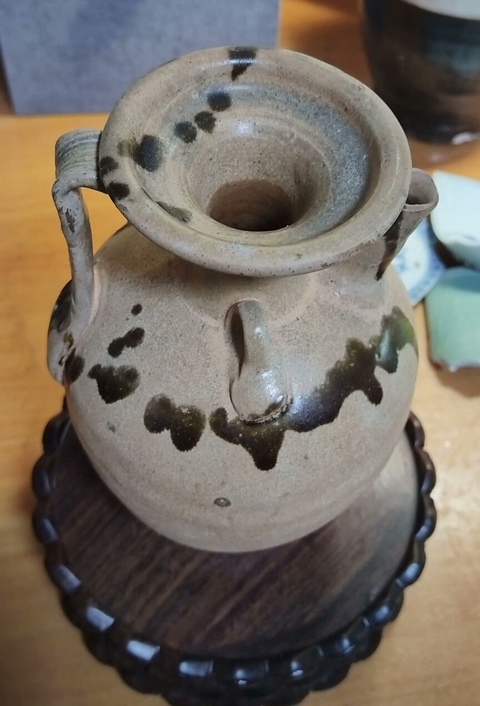 古玩陶瓷唐五代-越窯青釉褐彩執(zhí)壺拍賣，當(dāng)前價格15800元