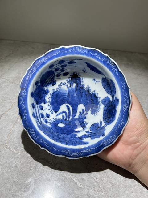 古玩陶瓷(晚清民國)青花洞石花卉紋折沿洗拍賣,當(dāng)前價格0元