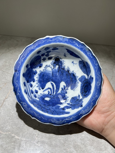 古玩陶瓷(晚清民國)青花洞石花卉紋折沿洗拍賣,當(dāng)前價格0元