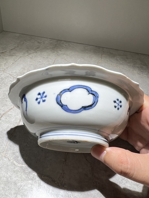 古玩陶瓷(晚清民國)青花洞石花卉紋折沿洗拍賣,當(dāng)前價格0元