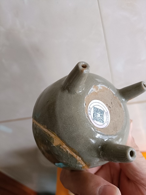 古玩陶瓷龍泉青瓷鼎式爐真品鑒賞圖