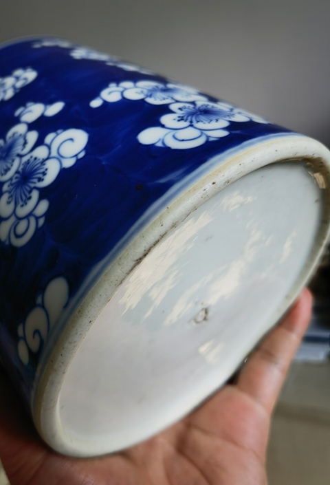 古玩陶瓷青花冰梅圖筆筒真品鑒賞圖