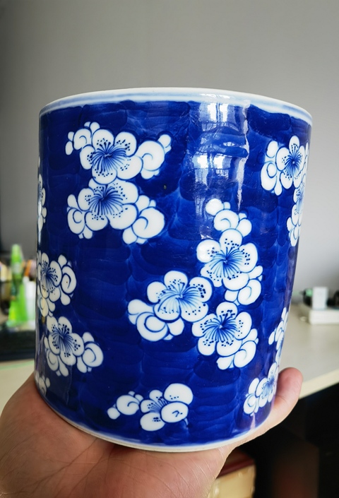 古玩陶瓷青花冰梅圖筆筒真品鑒賞圖