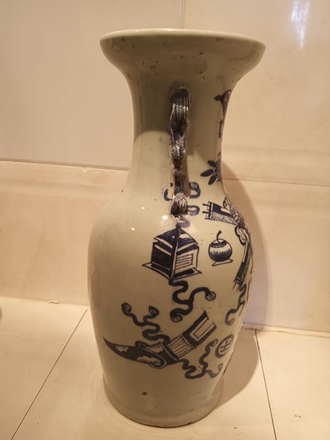古玩陶瓷青花瓶真品鑒賞圖